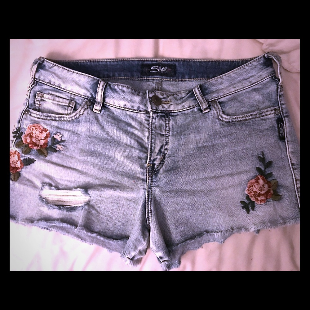 Silver Jeans Aiko Demi Straight Mid Rise Shorts